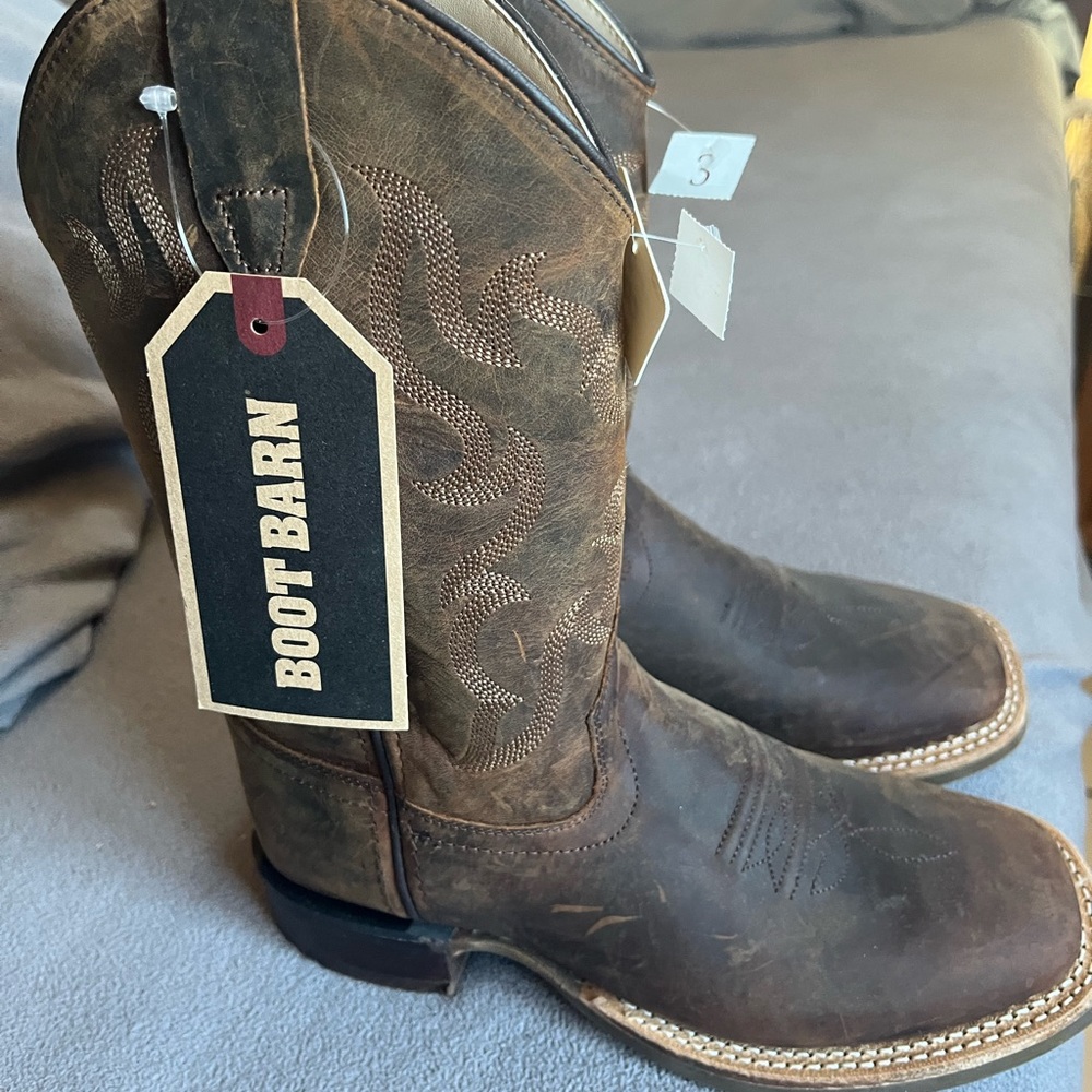 Cowboy boots light brown color size 3 never used ,new still tag on them